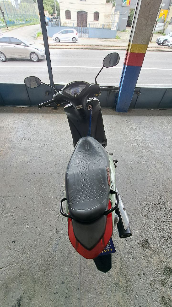 HONDA BIZ 125 ES POR CIMA